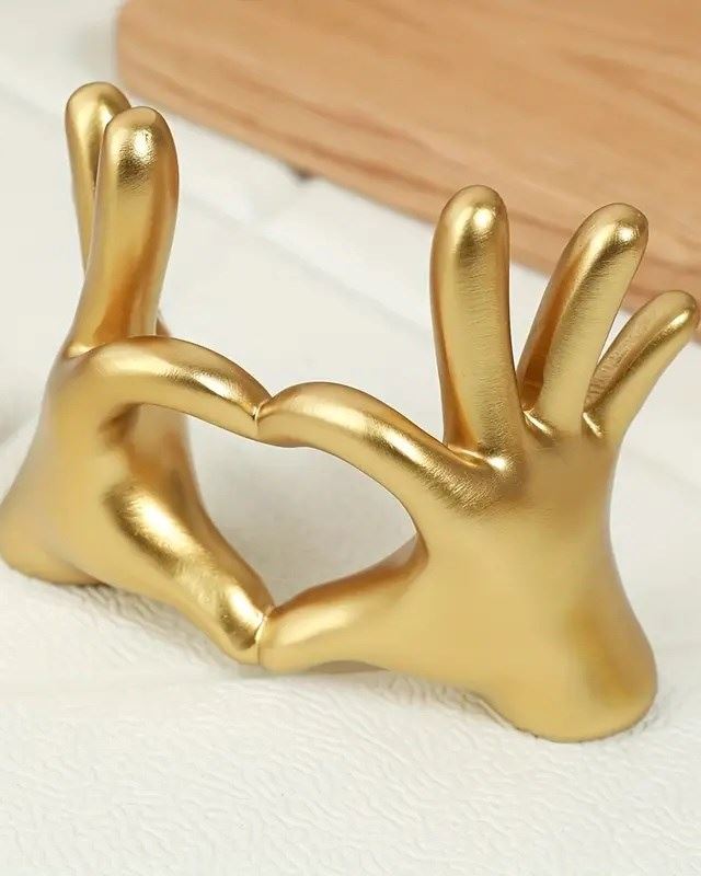 Фігурка Серце (жест руками), 10х13 см, золота