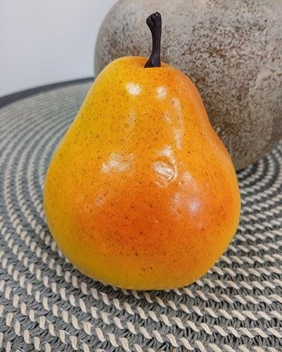 Штучний фрукт Груша, 10х8 см, жовта, красний бочок
